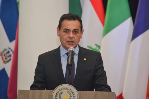 Paraguay rechaza a 9 migrantes enviados por EE.UU.