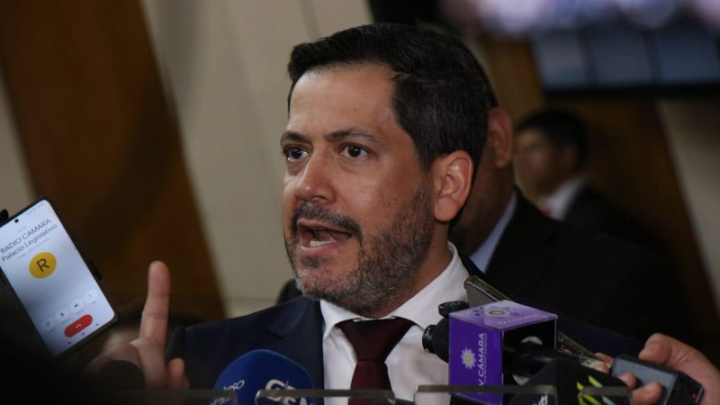 Latorre defiende a Gamarra y relativiza amenaza contra fiscala