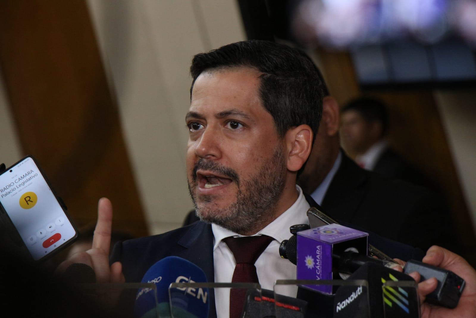 Latorre defiende a Gamarra y relativiza amenaza contra fiscala