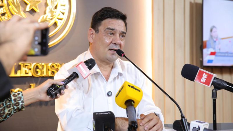 Parlamentarios exigen a Rolón aclarar amenazas del senador Rivas a fiscala