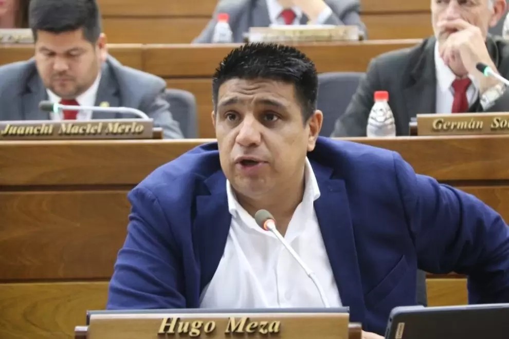 Meza dispara contra Núñez Agüero y Riera en polémica sesión