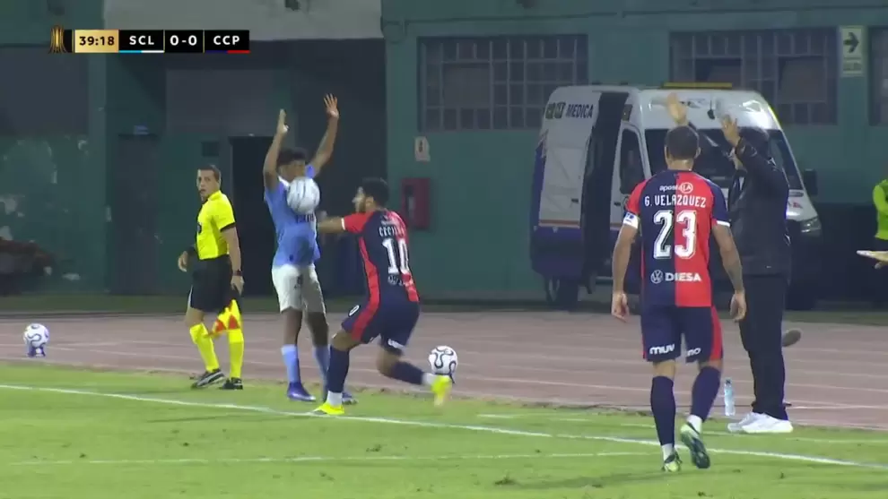 ¡La insólita expulsión de Cecilio Domínguez ante Sporting Cristal!