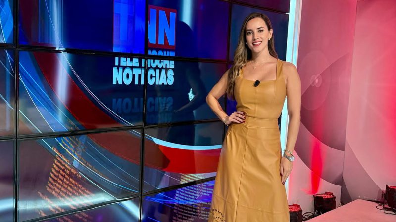 Marta Díaz debutó como conductora del noticiero central de Latele