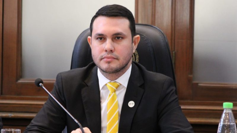 Disidencia colorada rechaza permiso y apunta a expulsión de Rivas
