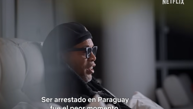 Se estrenó la serie de Ronaldinho en Netflix: Habló de su detención en Paraguay