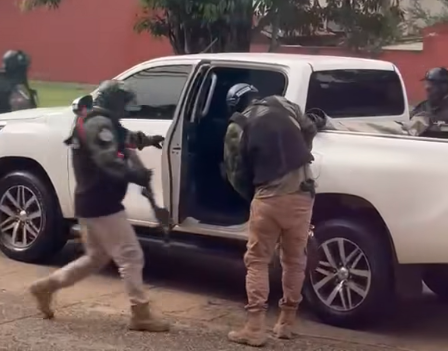 Falsos policías asaltan en Paraná Country Club