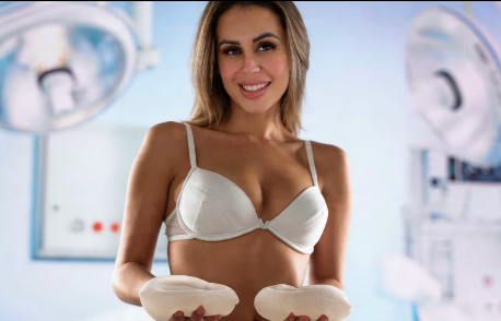Jessica Sly se despidió de sus siliconas después de 20 años