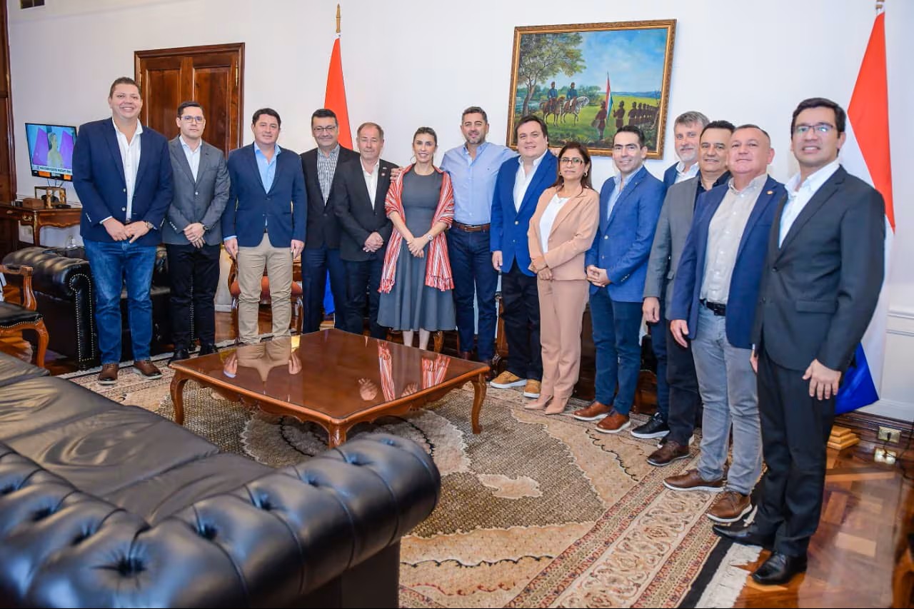 Gobernadores colorados presionan por dupla de Alliana para elecciones presidenciales