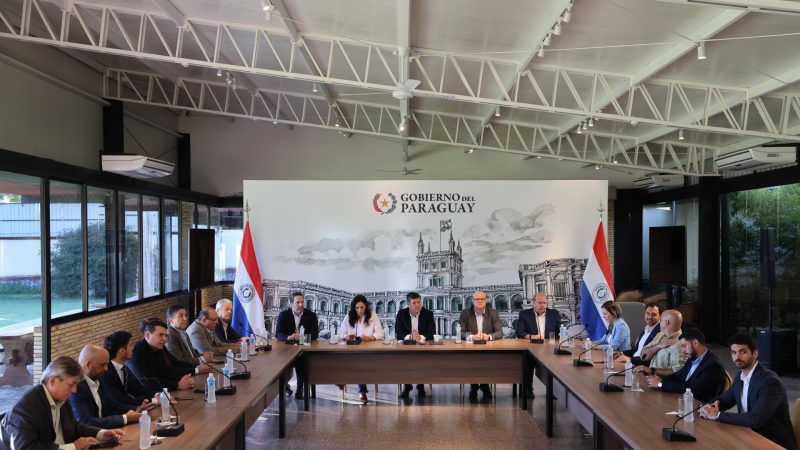 Gobierno acuerda plan de pago con proveedores: primer desembolso será de USD 150 millones para el MOPC