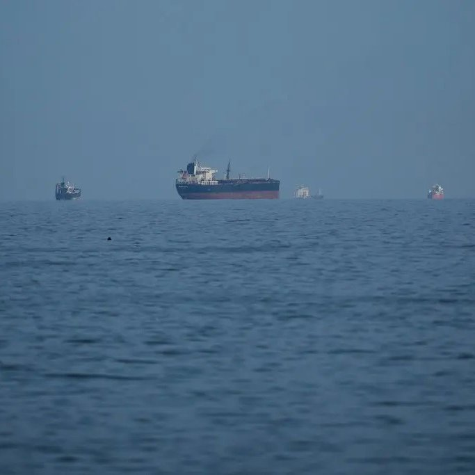 Barcos iraníes atacan petrolero en el estrecho de Ormuz