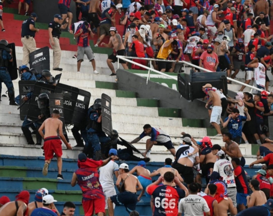 Lamentable: Clásico suspendido por incidentes en Graderías Norte