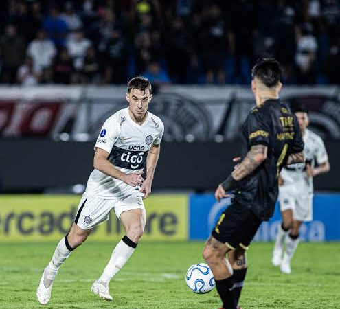 Olimpia empata y deja dudas antes del superclásico: el gol, su gran deuda en Sajonia