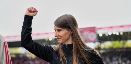 MARIE-LOUISE ETA, LA PRIMERA DE LA HISTORIA: DEBUTA COMO DT EN LA ÉLITE DEL FÚTBOL EUROPEO