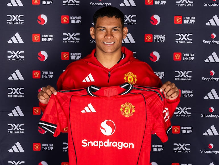 Entre el sushi y el «vare’a»: El choque cultural de Diego León en el Manchester United