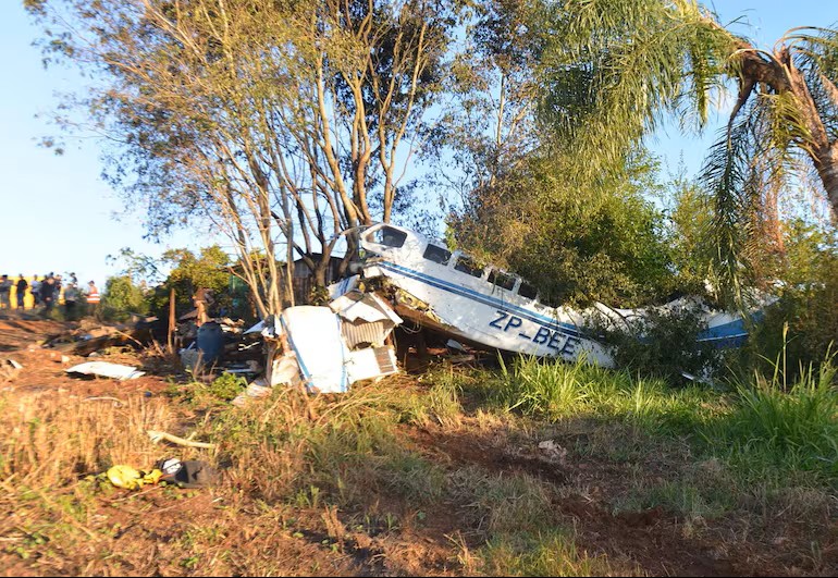 Dinac revela cómo se produjo el accidente de la avioneta en Minga Guazú