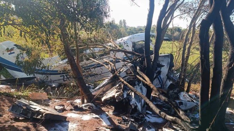 Vecinos se alzaron con USD 2 millones tras caída de avioneta