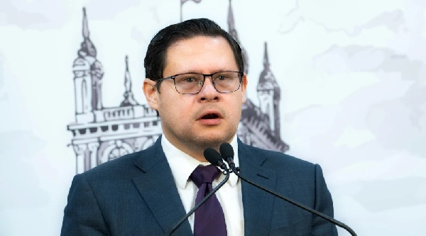 «Bachi» instala a Óscar Orué como opción para la dupla de Alliana