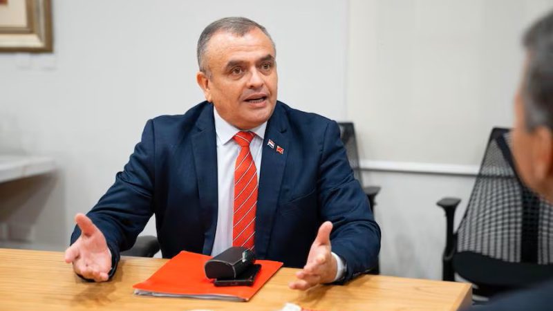 Rivas sale, Borba se aparta y Liseras asumiría: suplencia inesperada en el Senado