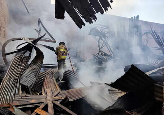 Tras 7 horas de trabajo, bomberos controlaron incendio en el depósito de CAPASA