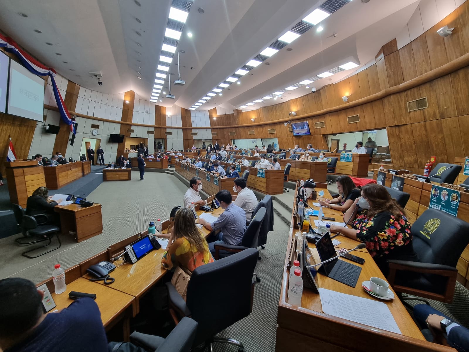 Cartistas de Diputados buscan ampliar déficit fiscal y habilitar más deuda