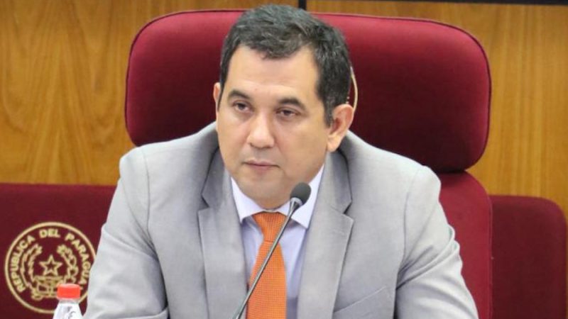 Arévalo acusa a «Nenecho» de jugar para la oposición para tumbar a la ANR en Asunción