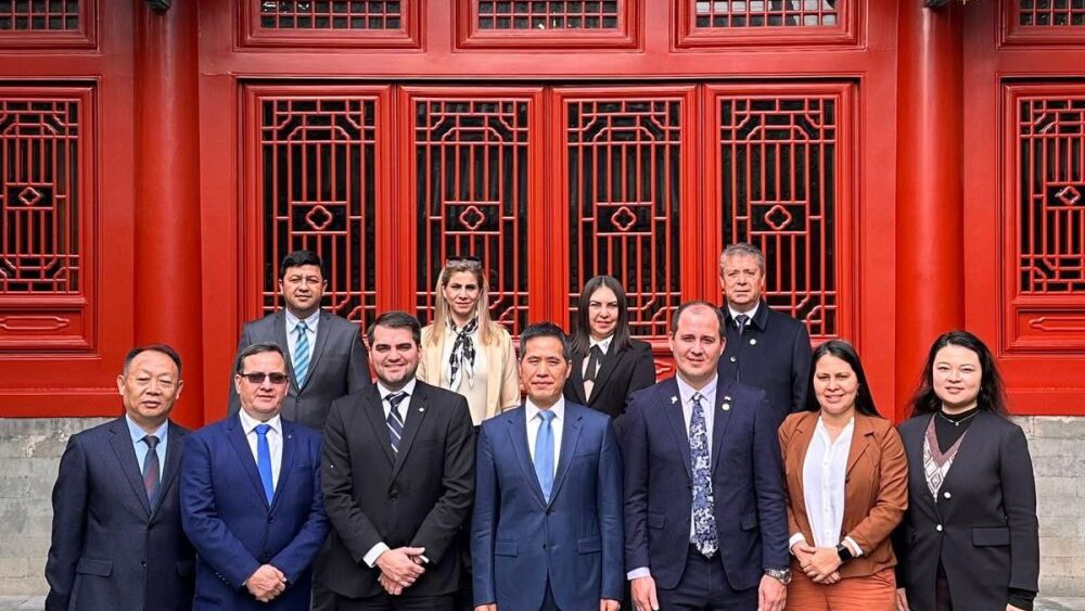 Latorre confirmó que EE.UU. revocó visas a diputados tras visita a China
