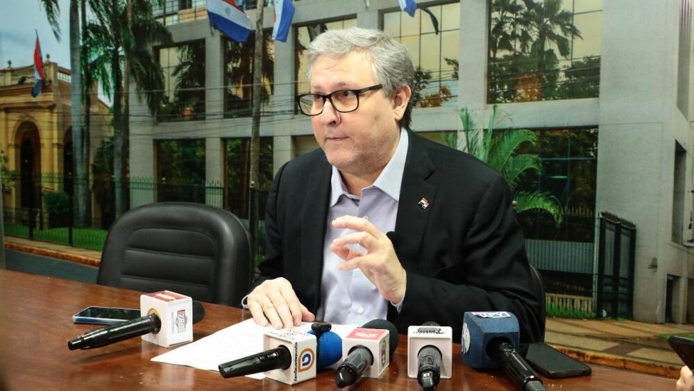Senaduría vitalicia frena la reelección presidencial, según Filizzola
