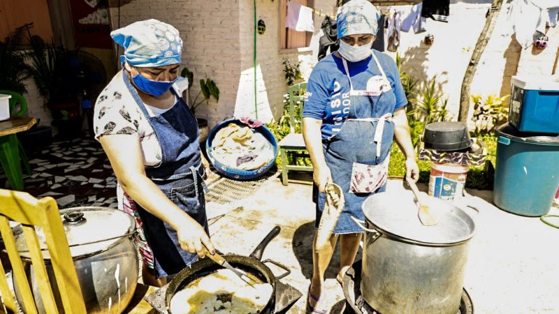 Denuncian abandono y politización en apoyo a ollas populares