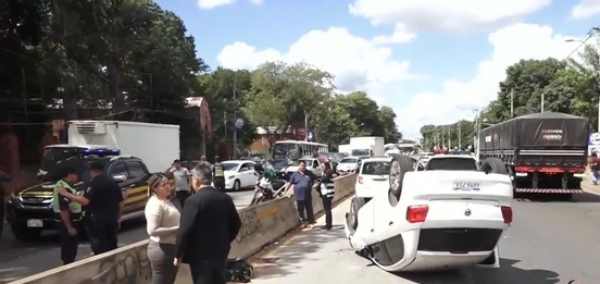 Estudiante de la UNA muere atropellada tras intentar cruzar la ruta PY02