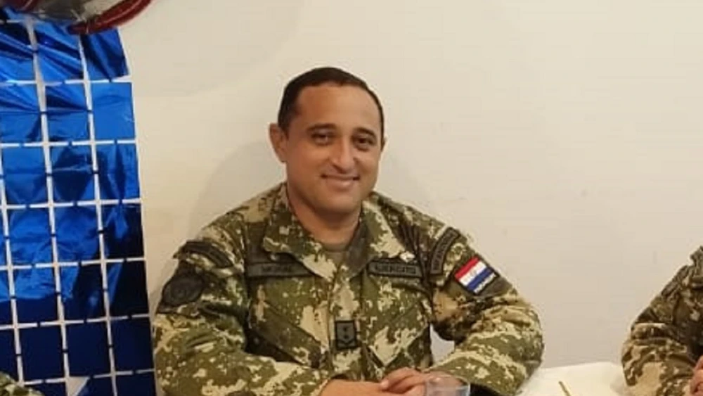 Santiago Peña otorga ascenso póstumo al grado de coronel a Guillermo Moral