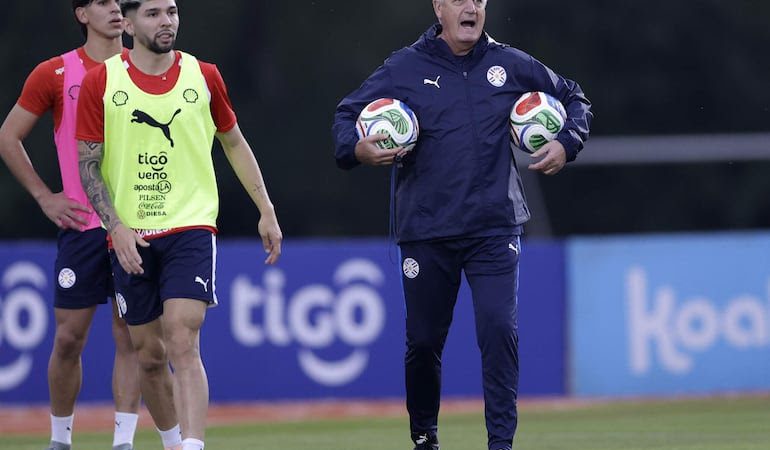Gustavo Alfaro ilusiona a Paraguay: “La mejor versión de esta selección la veremos en el Mundial”