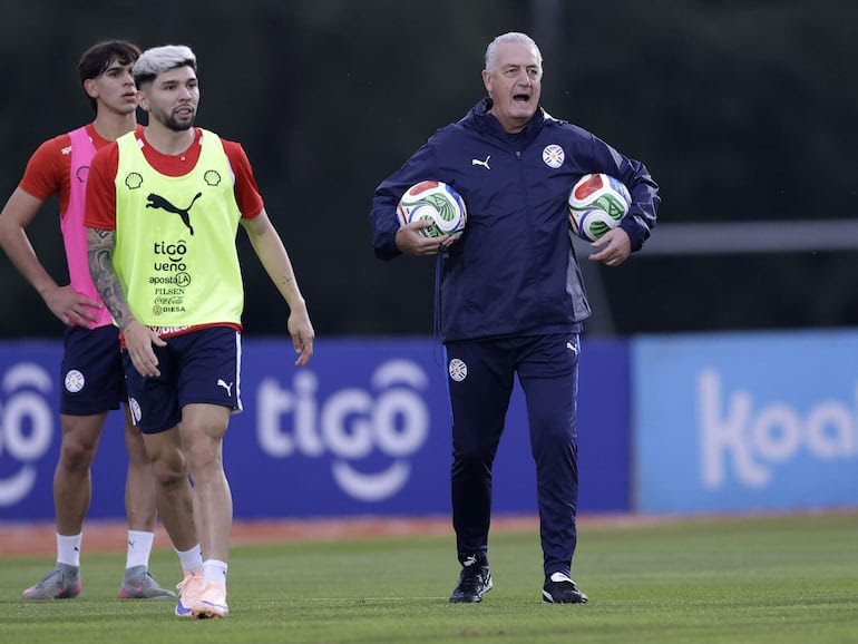 Gustavo Alfaro ilusiona a Paraguay: “La mejor versión de esta selección la veremos en el Mundial”