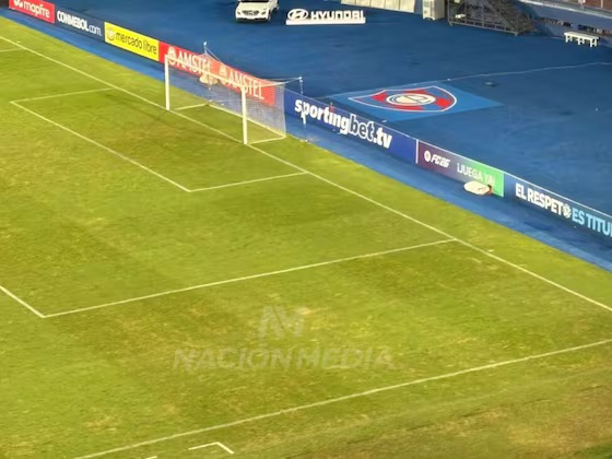 ¿Ley «Anti-Cerro»? Conmebol actualiza reglamento luego de la reducción del campo en La Nueva Olla